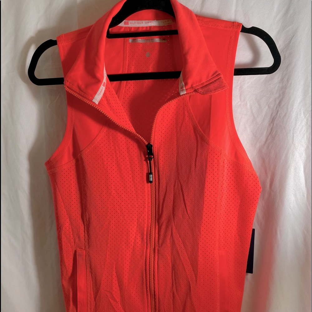 NWT Tommy Hilfiger zip up sport shirt size medium